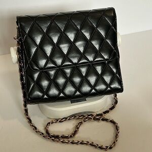 VINTAGE Jaclyn Smith Purse in quilted black pattern
